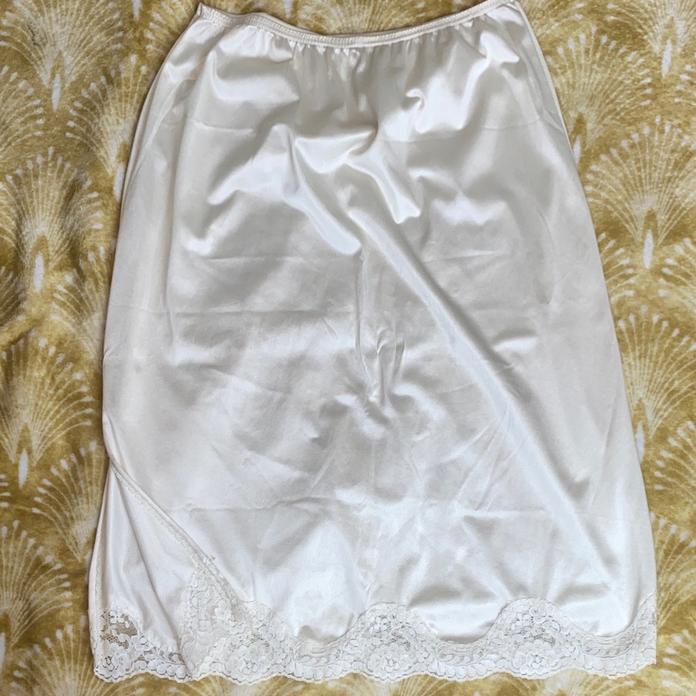 🚨SOLD 🚨 Adonna cream Satin Lace Slip